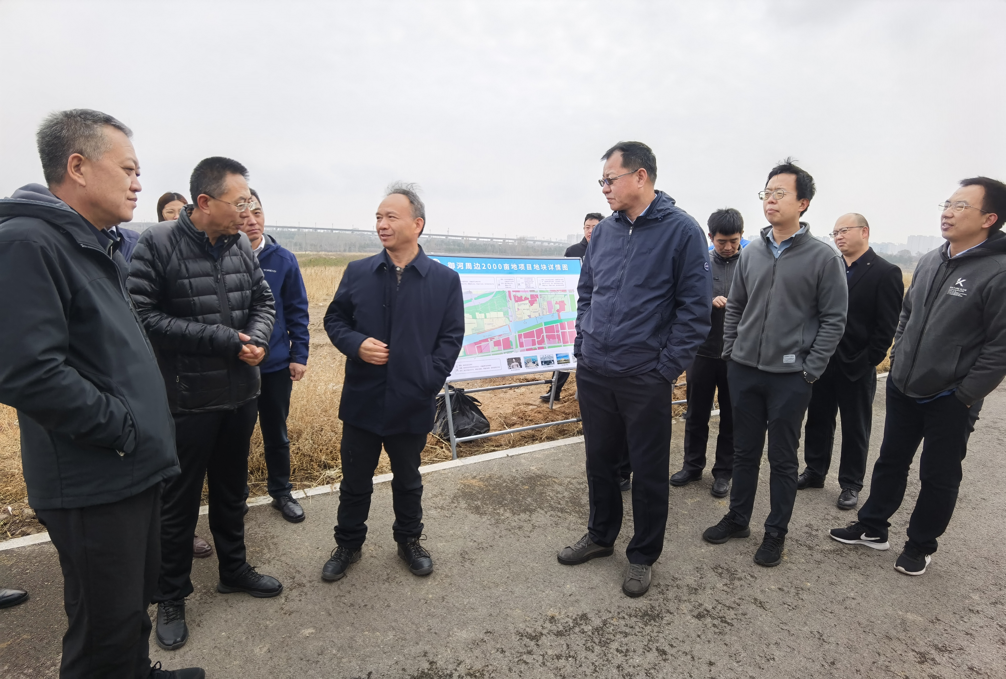 公司主要領(lǐng)導(dǎo)一行赴永定河上游地區(qū)開(kāi)展調(diào)研 公司主要領(lǐng)導(dǎo)一行赴永定河上游地區(qū)開(kāi)展調(diào)研