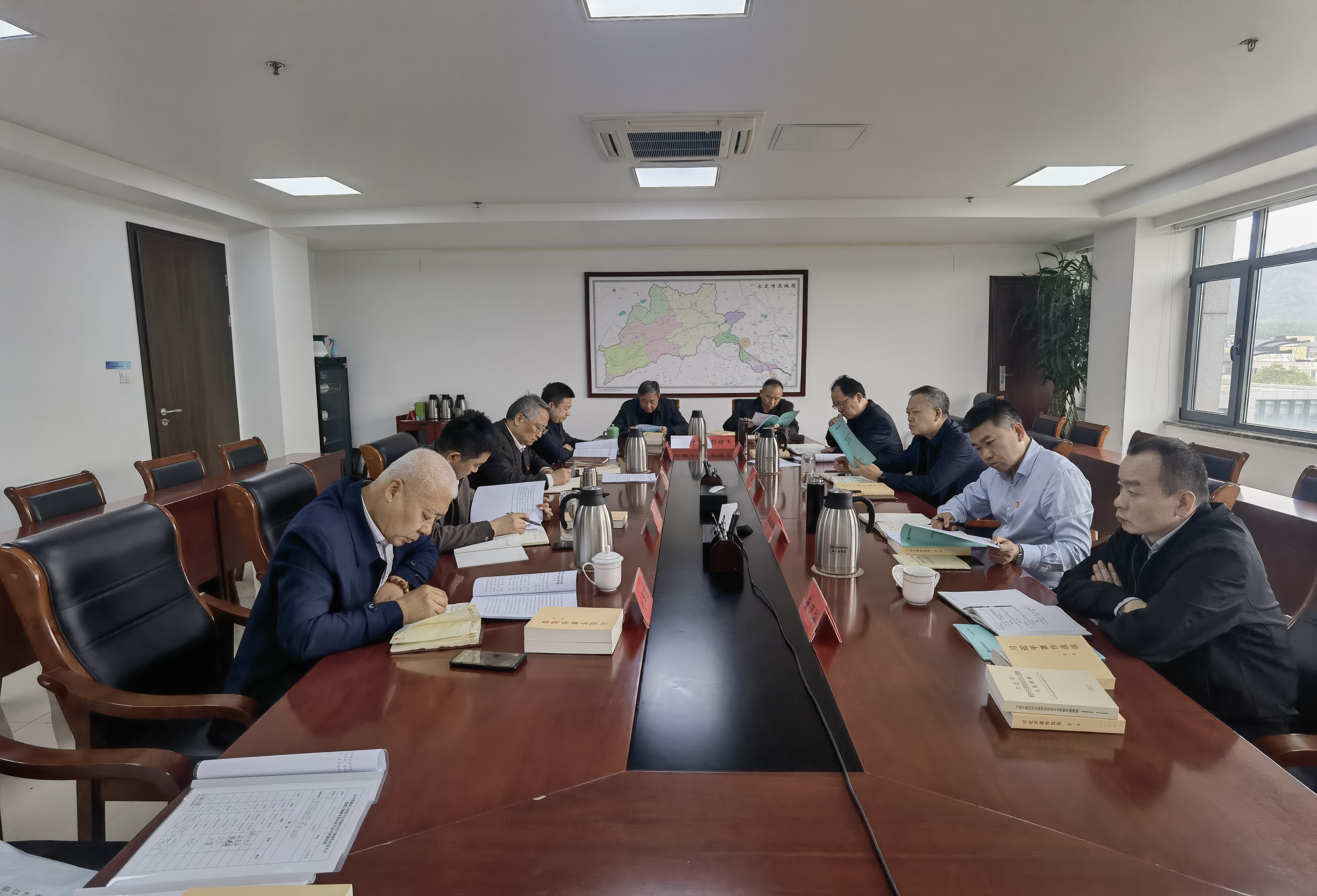 永定河流域公司學(xué)習(xí)貫徹習(xí)近平新時(shí)代中國(guó)特色社會(huì)主義思想主題教育領(lǐng)導(dǎo)班子讀書(shū)班開(kāi)班 永定河流域公司學(xué)習(xí)貫徹習(xí)近平新時(shí)代中國(guó)特色社會(huì)主義思想主題教育領(lǐng)導(dǎo)班子讀書(shū)班開(kāi)班