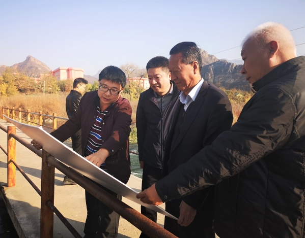 公司領(lǐng)導(dǎo)考察永定河山峽段綜合治理與生態(tài)修復(fù)工程 公司領(lǐng)導(dǎo)考察永定河山峽段綜合治理與生態(tài)修復(fù)工程