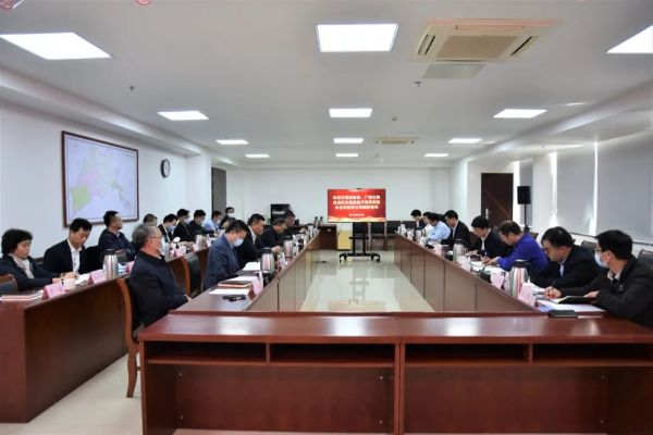 公司主要領(lǐng)導(dǎo)會見交通運輸部運輸服務(wù)司副司長胡華平一行 公司主要領(lǐng)導(dǎo)會見交通運輸部運輸服務(wù)司副司長胡華平一行