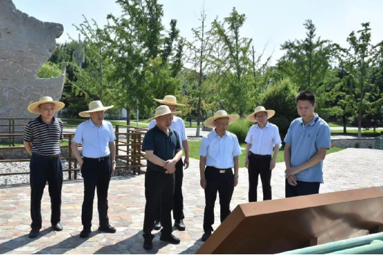 公司主要領(lǐng)導(dǎo)會(huì)見萬家寨水務(wù)控股集團(tuán)有限公司黨委書記、董事長馮志君 公司主要領(lǐng)導(dǎo)會(huì)見萬家寨水務(wù)控股集團(tuán)有限公司黨委書記、董事長馮志君