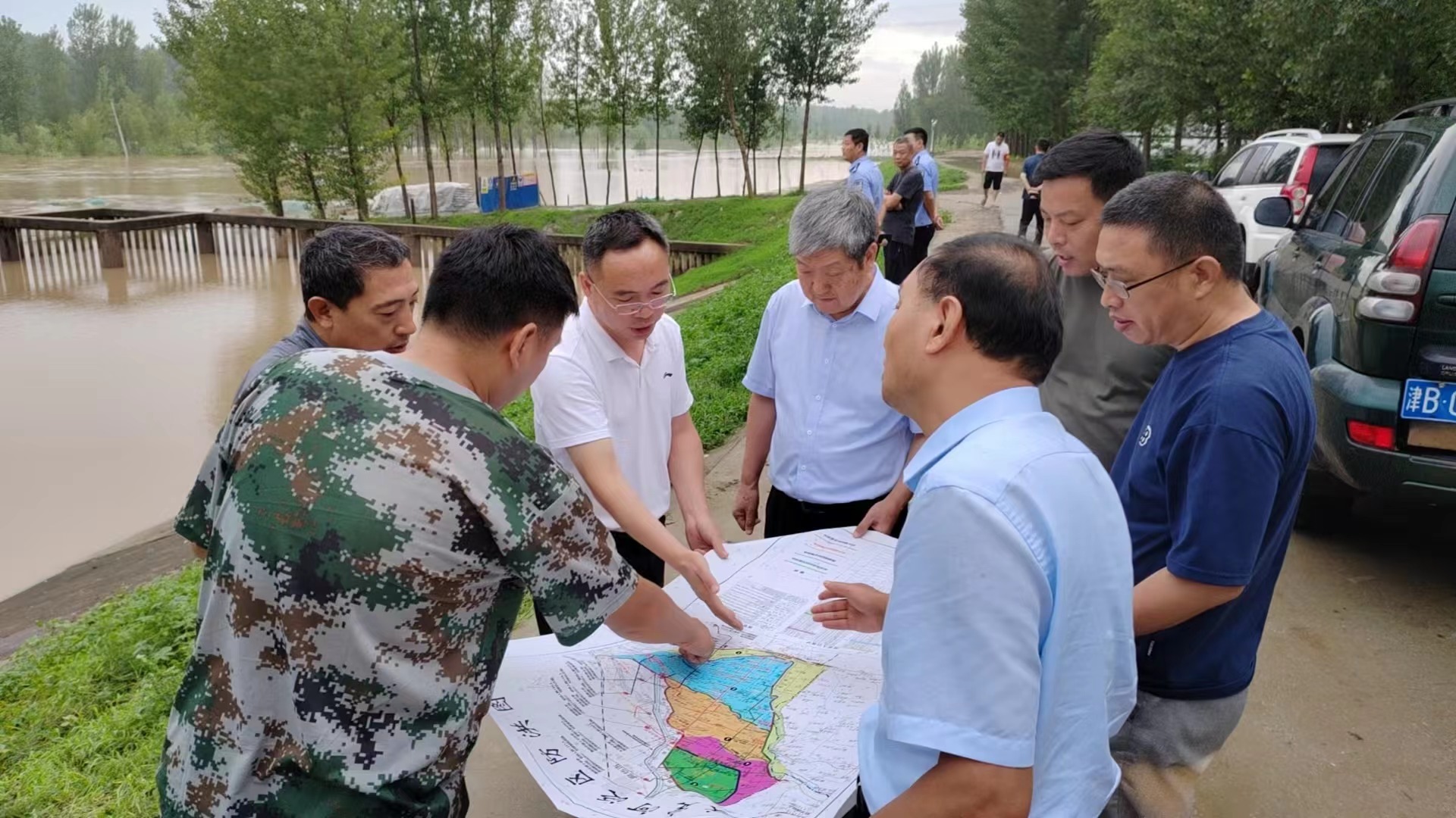天津市水務(wù)局副局長(zhǎng)楊玉剛調(diào)研廊坊市永定河泛區(qū)段防洪度汛情況 天津市水務(wù)局副局長(zhǎng)楊玉剛調(diào)研廊坊市永定河泛區(qū)段防洪度汛情況