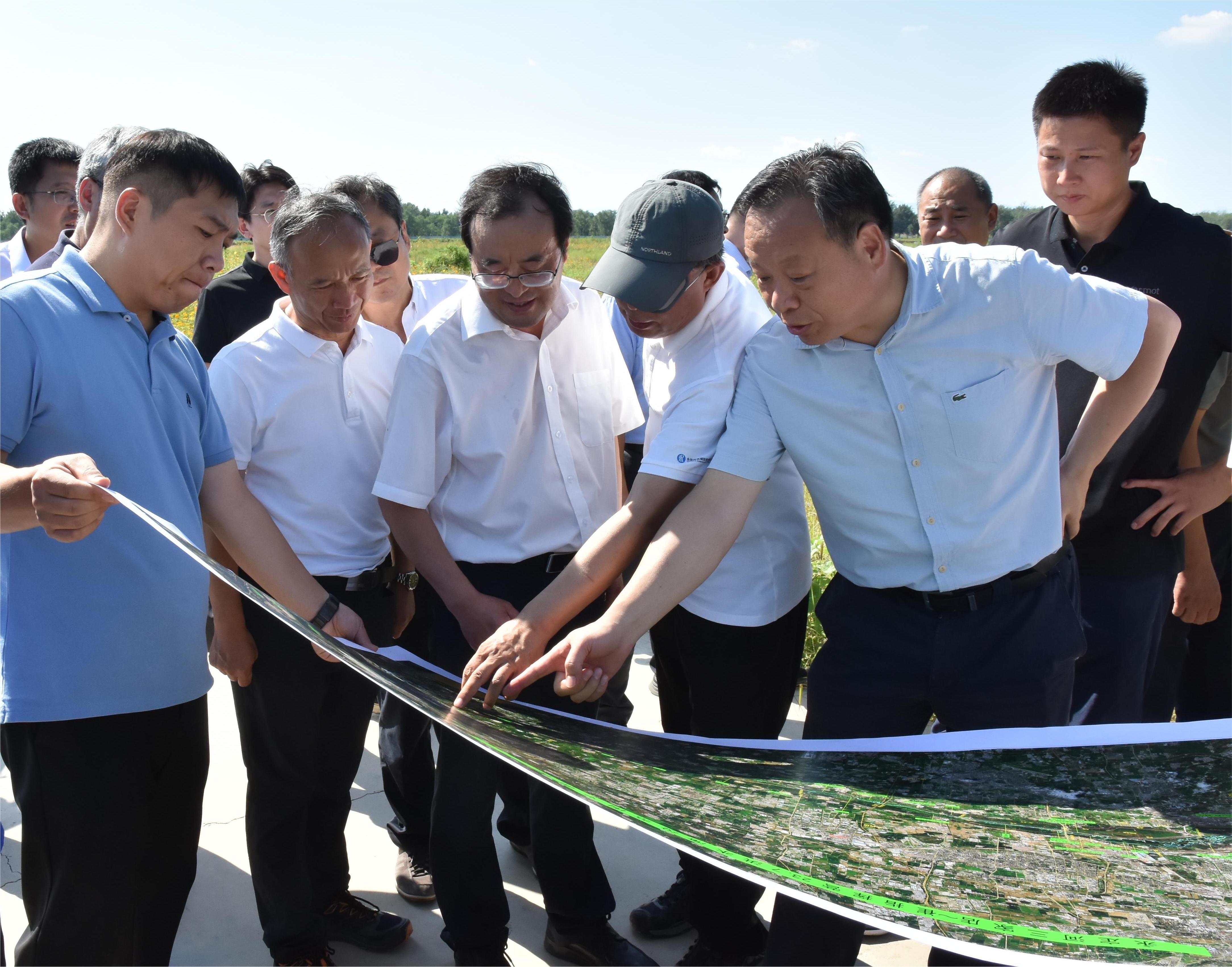 中國南水北調(diào)集團(tuán)總經(jīng)理汪安南一行赴永定河調(diào)研 中國南水北調(diào)集團(tuán)總經(jīng)理汪安南一行赴永定河調(diào)研