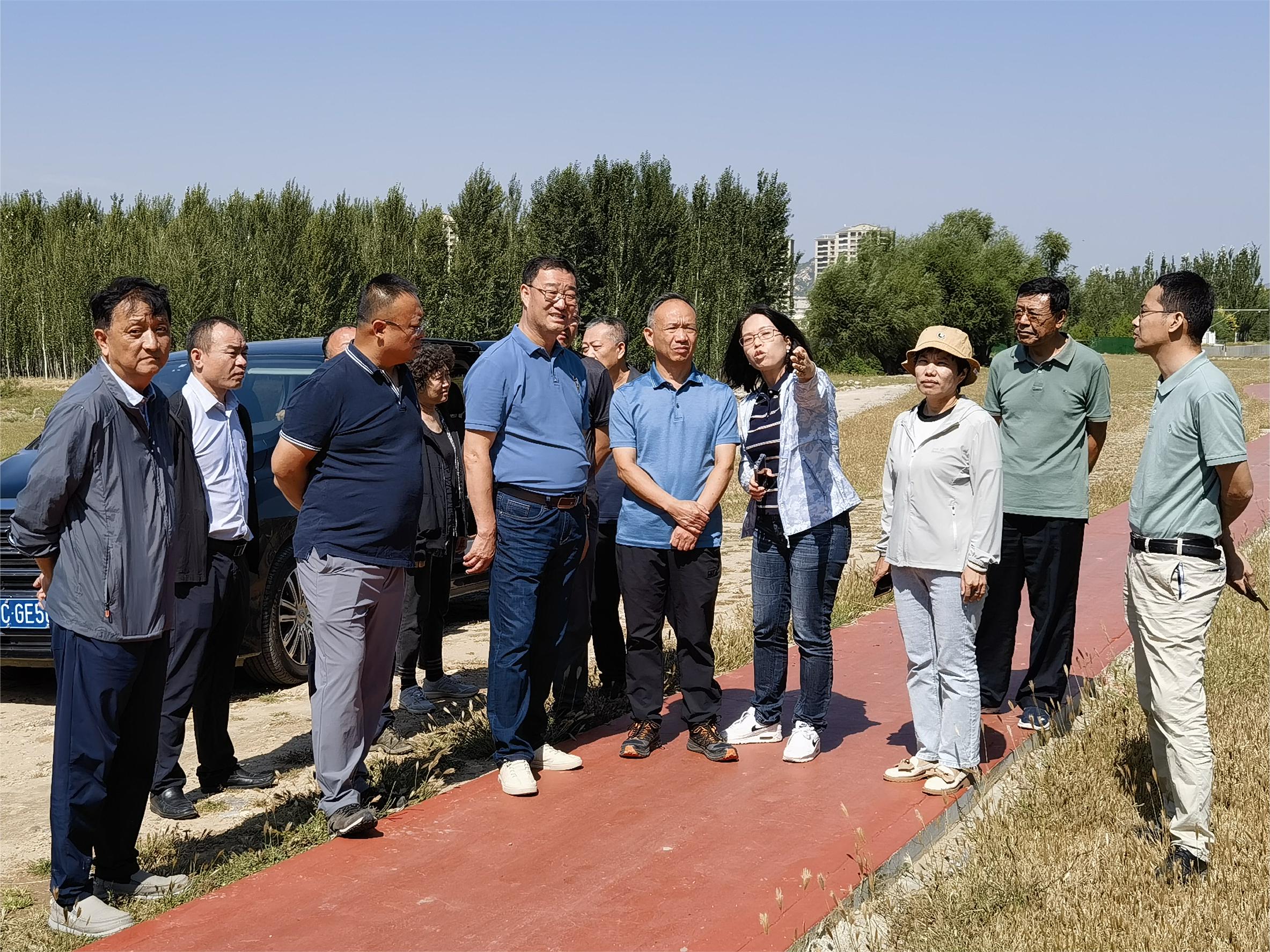 公司主要領(lǐng)導(dǎo)開展重點項目現(xiàn)場調(diào)研 公司主要領(lǐng)導(dǎo)開展重點項目現(xiàn)場調(diào)研