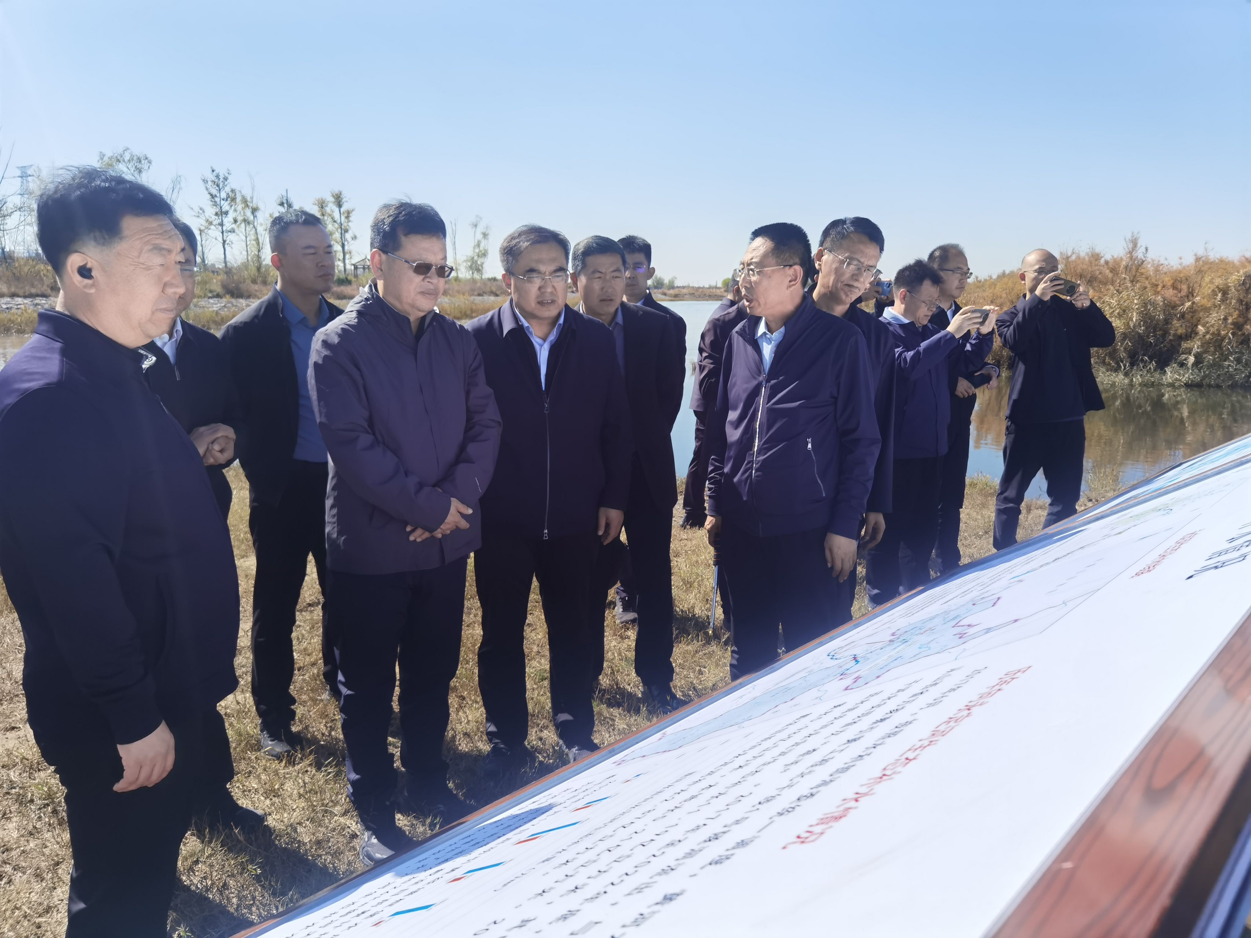 中國南水北調(diào)集團(tuán)董事長蔣旭光調(diào)研桑干河大同縣段河道治理工程 中國南水北調(diào)集團(tuán)董事長蔣旭光調(diào)研桑干河大同縣段河道治理工程