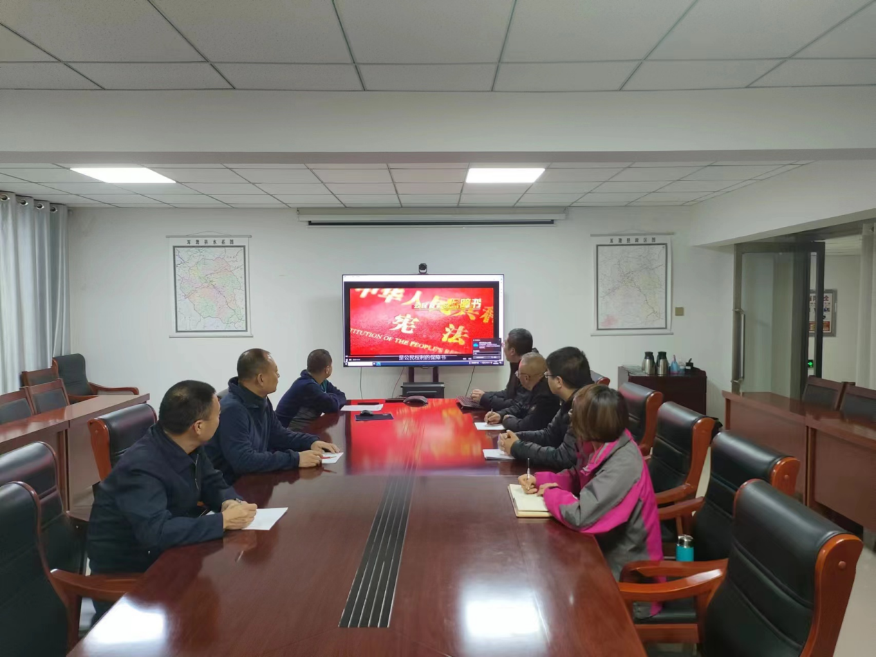 永定河流域公司組織開展國(guó)家憲法日宣傳周系列活動(dòng) 永定河流域公司組織開展國(guó)家憲法日宣傳周系列活動(dòng)