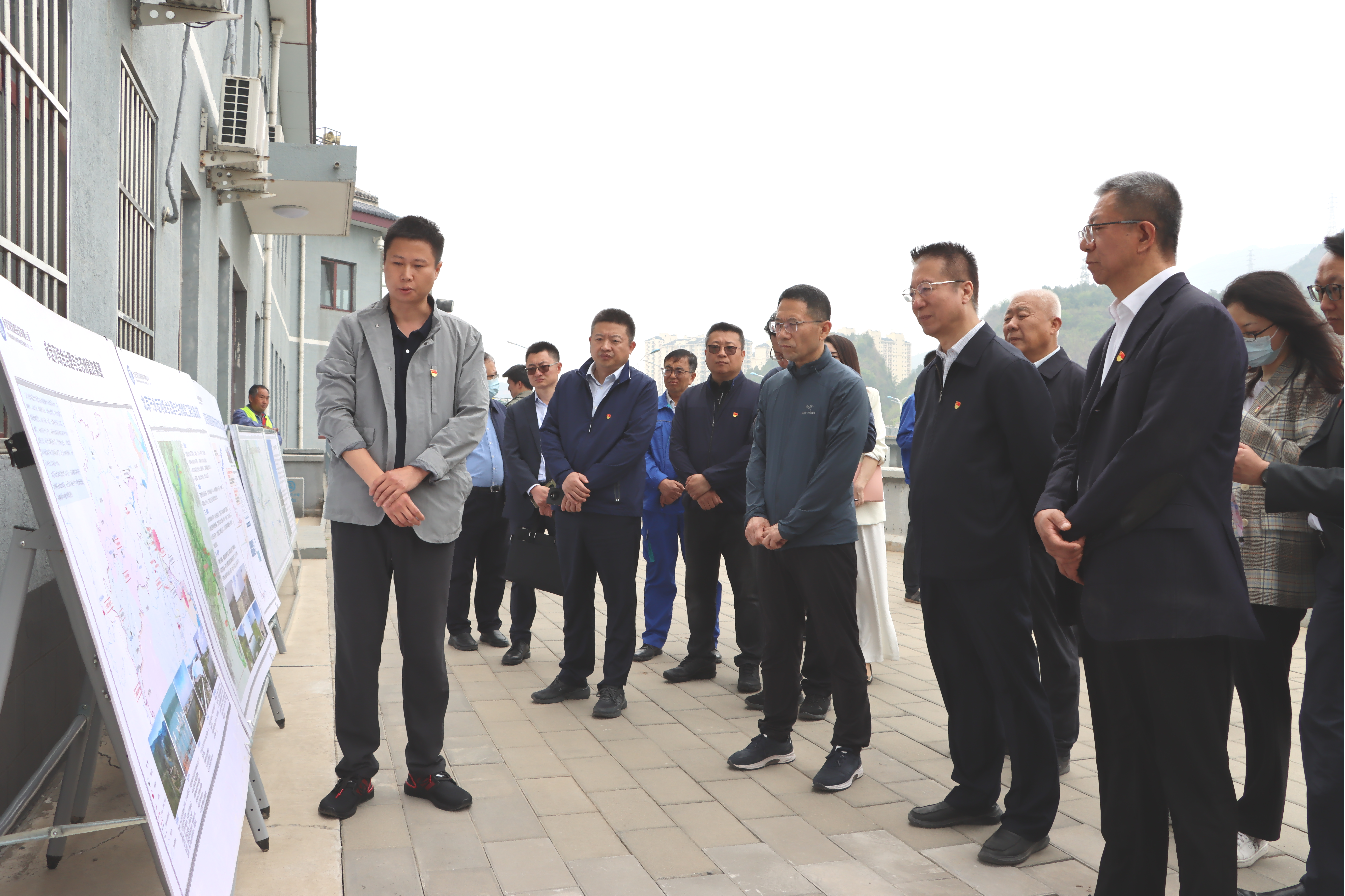 公司總部黨支部與國家開發(fā)銀行能源水利業(yè)務(wù)部黨支部聯(lián)合開展主題黨日活動(dòng) 公司總部黨支部與國家開發(fā)銀行能源水利業(yè)務(wù)部黨支部聯(lián)合開展主題黨日活動(dòng)