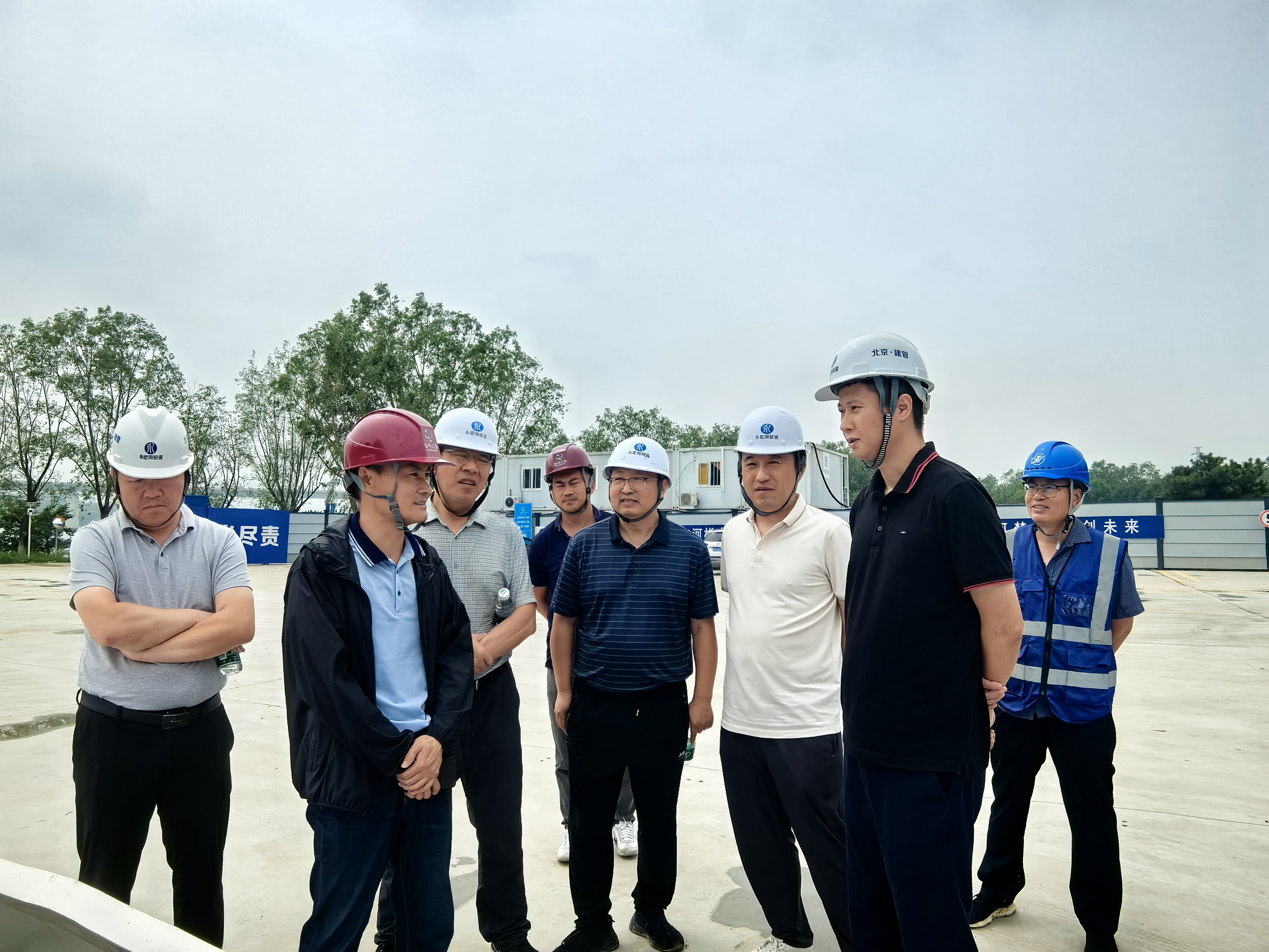 公司領(lǐng)導(dǎo)檢查永定河北京段建設(shè)工程防汛度汛工作 公司領(lǐng)導(dǎo)檢查永定河北京段建設(shè)工程防汛度汛工作
