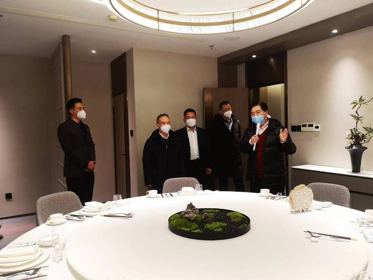 公司主要領導調研永定山水居首店并慰問員工 公司主要領導調研永定山水居首店并慰問員工